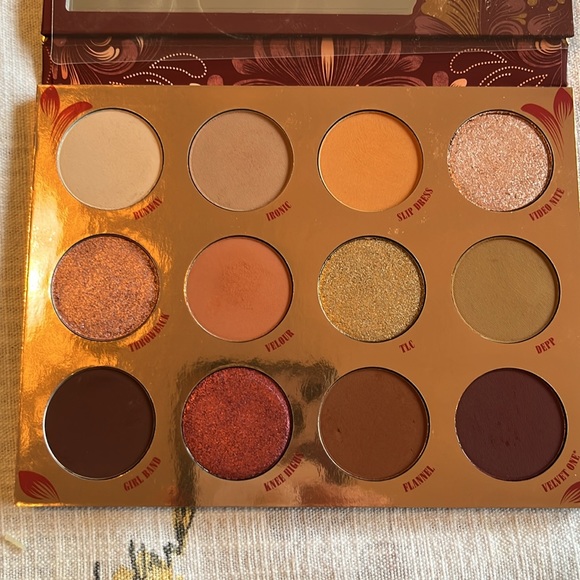 Colourpop Plush Like Me Palette - Swatched - Picture 3 of 6
